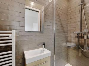 Nice 2 rooms refurbished - MOULIN ROUGE Pigallle - BAIL MOBILITE