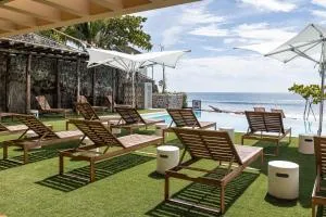 Wave House - El Zonte