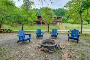 The Hala Lodge and Campground -Riverfront Class 3 -1bed 1bath on Nantahala River