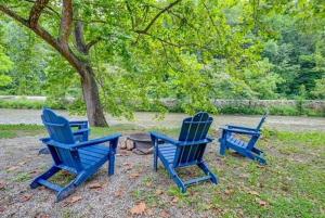 The Hala Lodge and Campground -Riverfront Class 3 -1bed 1bath on Nantahala River
