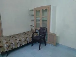 Sri kanakdhara homes - Anumalkudūru