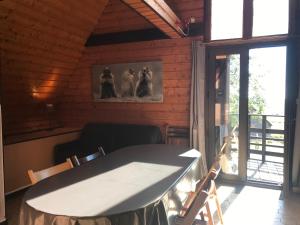 Chalets Grand chalet a Super Besse pour 12 pers, 4 ch, navette proche - FR-1-814-2 : photos des chambres