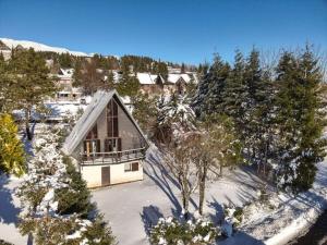 Chalets Grand chalet a Super Besse pour 12 pers, 4 ch, navette proche - FR-1-814-2 : photos des chambres
