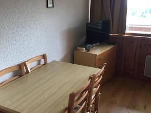 Studio rénové au cœur de la station proche pistes et lac - FR-1-814-18