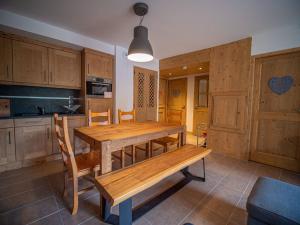 Appartement familial 3P à 50m des pistes avec Wifi, balcon et lave-linge - FR-1-356-532