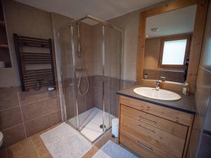 Appartement familial 3P à 50m des pistes avec Wifi, balcon et lave-linge - FR-1-356-532