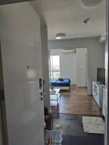 Cozy Apartment Night Market and Shopping Mall at MRT Purple Line