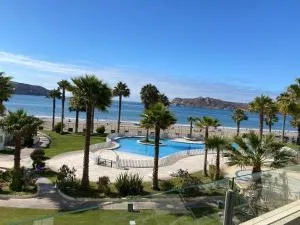 Edificio Costazul inserto playa La Herradura - Panul