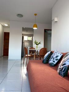 Apto no Bessa a 2 ruas do mar.