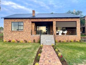 TeenyTawny at the Vaal River