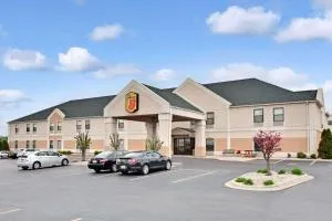 Super 8 by Wyndham Hampshire IL - McHenry