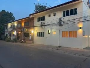 จอมเมือง Motel - Nan