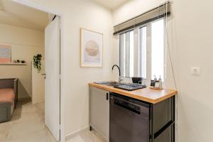 Brand New Modern Stylish 6BDR 3BATH APT-Athens