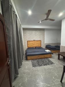 Peace Inn Cafe and kasolview homestay