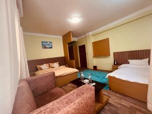 Chubasha Chautara Restro & Inn