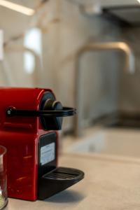 Sea Side Apartment Renovated 2BR 30m from Beach No Car Needed