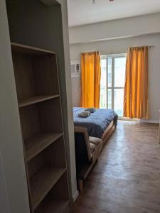 Near Airport Luxury on a Budget Gym, Pool, 55 Smart TV, Balcony facing amenities