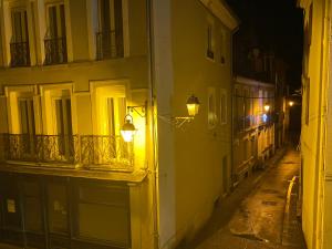 MAISON GERMES - CENTRAL & STANDING - Appartements traversants - Lits 180 King Size - Linge de lit et de toilette inclus - Parking a proximite : photos des chambres