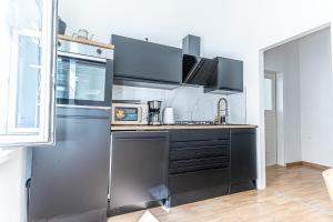 Amazing 3 BR Apt, 15 Min to Landstraße Hub