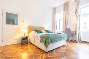 Amazing 3 BR Apt, 15 Min to Landstraße Hub