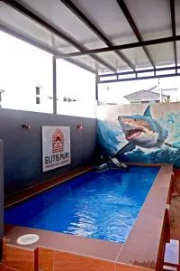 Elitis Nuri Industrial Chic Pool Homestay Melaka - Kampong Ayer Resam