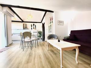 Luna Maris Apartments