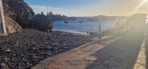 Amazing two rooms in Alcalá next to the beach