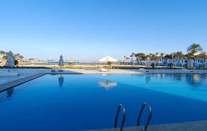 Seaview Hotel Apartment steps from downtown, Free WIFI