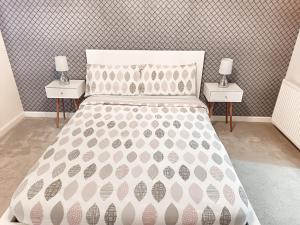 2 Bed 2 Bath, Ground Floor, Outwith LEZ zone by Lains Lettings