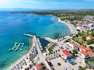 Hidden Oasis - pool, playground - 3 min from the beach