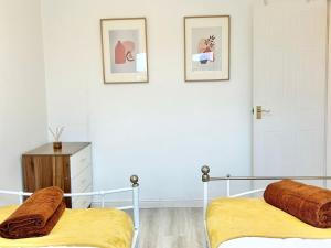 KH-Entire House -Central Scotland, Self-Check-in , Pet-friendly and with Parking