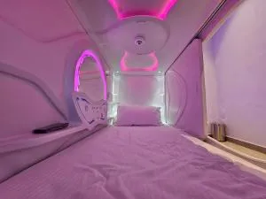 DG Pods Hotel - Ghātkopar