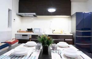 Near Namba Free Parking Single Family Villa About 20 minutes drive to Universal Studios