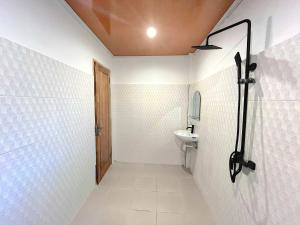 NeNa Eat & Sleep Kuta