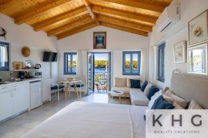 Three properties Art House, Top floor open plan studio, Open plan Art studio with front yard in Fiskardo