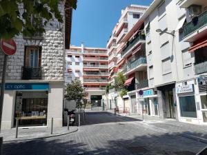 Appartements Cosy F1 avec grande terrasse a 2 pas du tramway : photos des chambres
