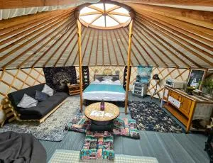 Rainbow's End Yurts - Portmahomack
