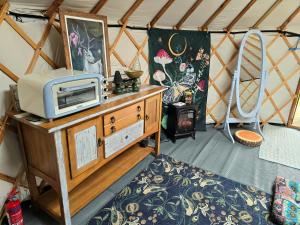 Rainbows End Yurts