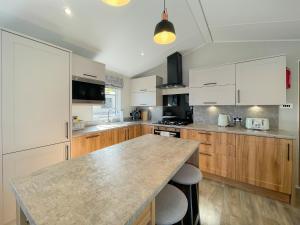 Luxury Coastal Bay Holiday Home