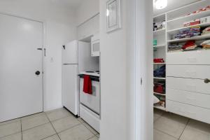 Beachfront! Best Sunset View & Location on Marco!