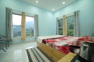 Mahamaya camping Tosh