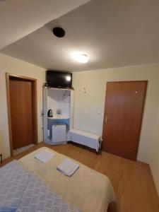 Hostel - Rooms Kaj & Kaja 