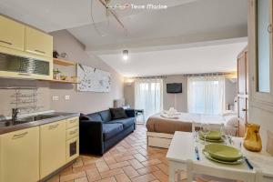 Lora del Mare, Terre Marine