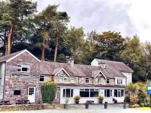 The Lake View Hotel - Cwm-y-glo