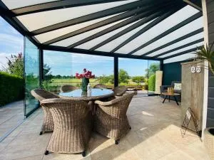 LuxChalet Ferienhaus ELLA mit Aussicht auf die Ijssel im Ferienpark mit Pool und Strand Holland Niederlande - Velp