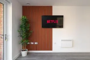 Lovely Home Near Canal, Park, & Central MK - Woolstone