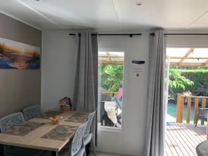 Campings Le mobilhome de Evelyne et Serge : photos des chambres