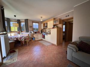 015 Trilocale piano terra, Giustino