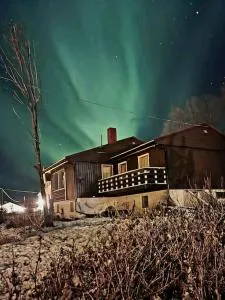 Romslig kystperle med sjel i Skulsfjord Tromsø - Indre Kårvik