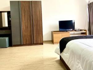 Impact Arena Condo 10fl by GoodRoom24